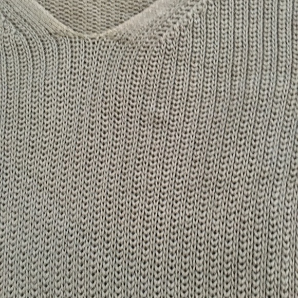 V-neck forest green sweater. - Picture 2 of 5